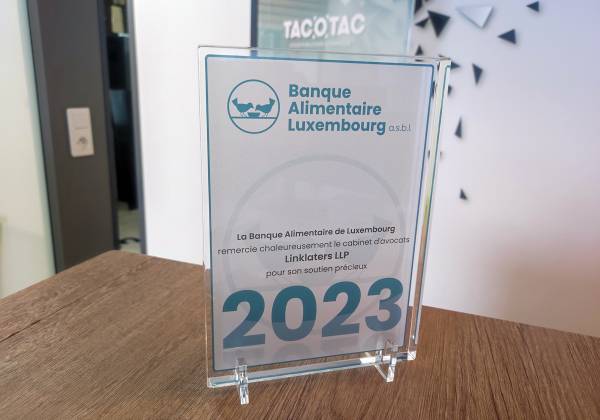 LA BANQUE ALIMENTAIRE LUXEMBOURG, acrylic, plexi, laser, trophee