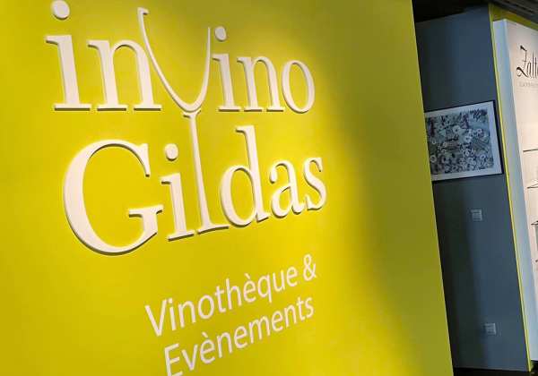 logo 3d, cnc, luxembourg, plexiglas, acrylox, lettrage, logo relief, décoration murale