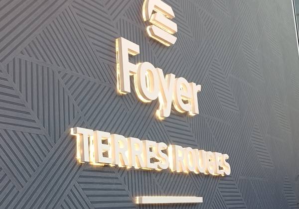 FOYER_terres rouges_belval_logo 3d, letterbox, 3000K, rétro éclairage, mécanuméric