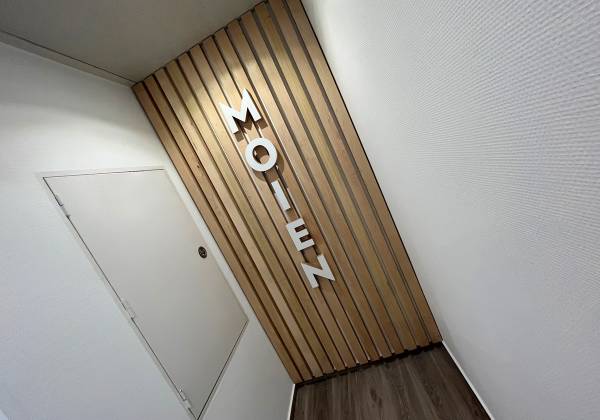 LUXEMBOURG CONVENTION BUREAU, gare, fraisage, cnc, logo 3D, bois massif, décoration murale, office design