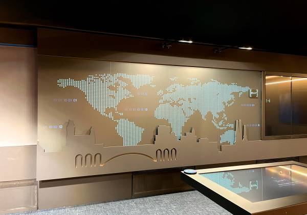 LHOFT, AI EXPERIENCE CENTRE, Luxembourg gare, décoration murale, vinyl wallwrap, colorado m-serie