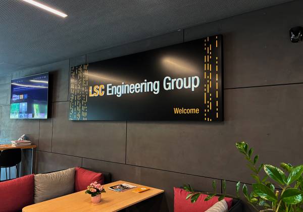 LSC, luxembourg, contern, caisson lumineux, plexiglas, cnc, led, accueil