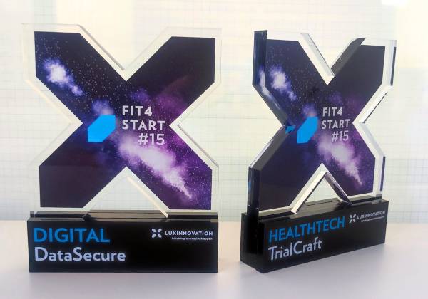 Luxinnovation, Nexus, fit4start, trophee, award, sur mesure, plexiglas, laser, trotec, colorado, acrylique