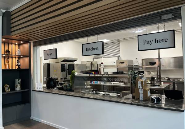 sodexo, pictet, caissons suspendus, cantine signage, cnc, dibond, plexiglas opalin