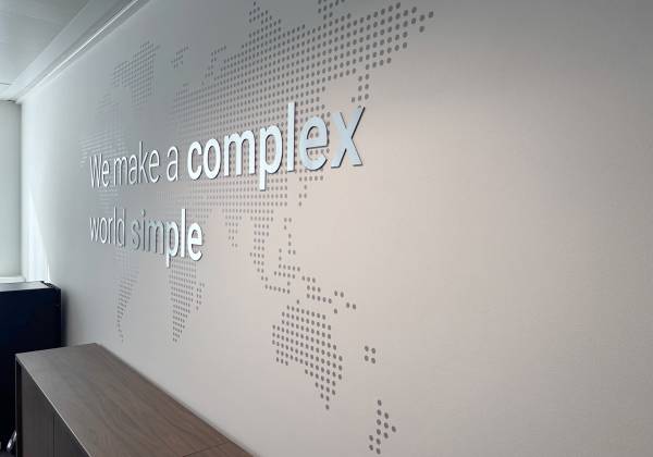 TMF Luxembourg, Neudorf, dibond alu brossé, fraisage, cnc, décoration murale, logo 3d