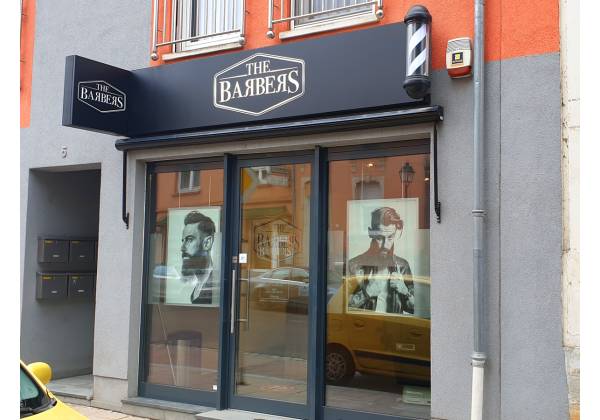 the barbers, enseigne lumineuse kayl, dibond noir mat