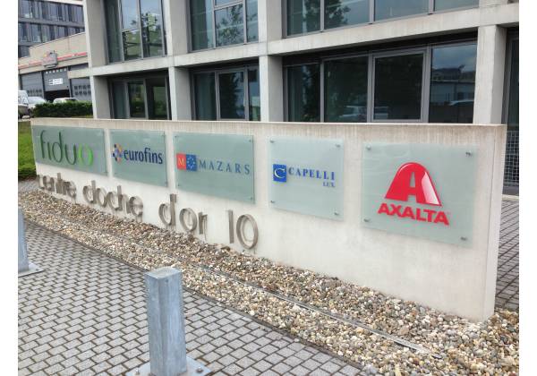 plaque plexi axalta