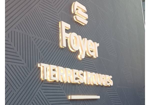 FOYER_terres rouges_belval_logo 3d, letterbox, 3000K, rétro éclairage, mécanuméric