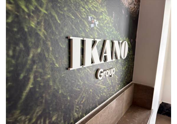 ikano, luxembourg, wall decor, textes et logo 3d, laser cuting, plexiglas blanc