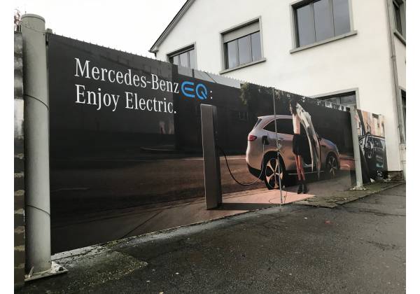 vous mercedes merbag panneau publicitaire