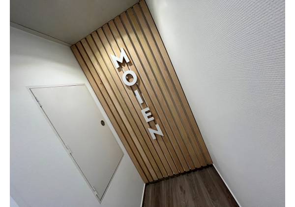 LUXEMBOURG CONVENTION BUREAU, gare, fraisage, cnc, logo 3D, bois massif, décoration murale, office design