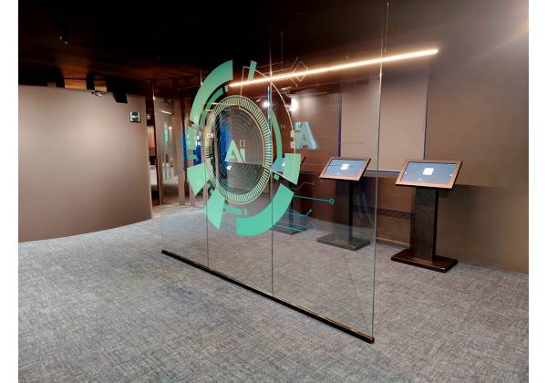 LHOFT, AI EXPERIENCE CENTRE, Luxembourg gare, glass decor, vinyl wallwrap, colorado m-serie
