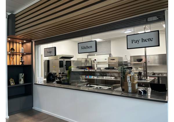 sodexo, pictet, caissons suspendus, cantine signage, cnc, dibond, plexiglas opalin