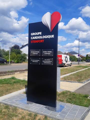 cardiologie, totem, steinfort, dibond, plexiglas, 3d, aluminium