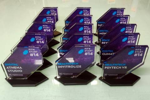 luxinnovation, trophees, fit4start, plexi, cnc, laser, impression digitale