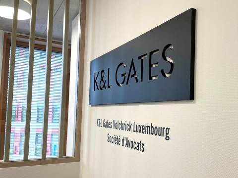 kl gates, logo 3d, plexiglas, 20mm, laser, noir mat, luxembourg