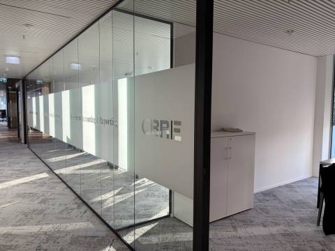 CBRE, PRISM, SABLAGE, cloche d'or, gasperich, glass manifestation, frosted