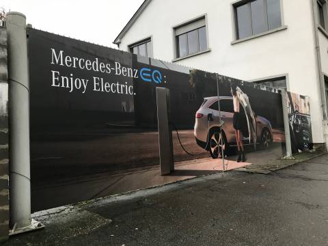 vous mercedes merbag panneau publicitaire