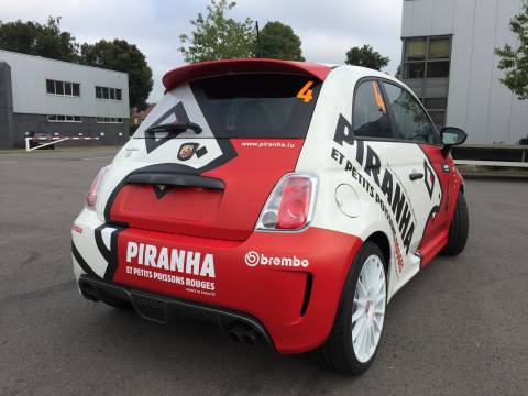 PIRANHA ET PETITS POISSONS ROUGES - Fiat Abarth N°4