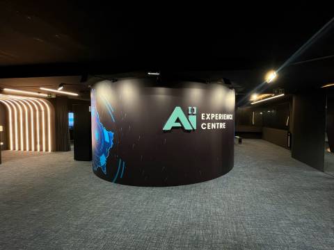 LHOFT, AI EXPERIENCE CENTRE, Luxembourg gare, logo 3D, rétro éclairage, plexiglas, cnc, led