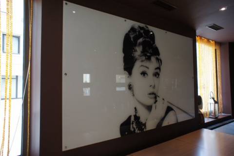 reproduction photo restaurant