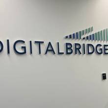 digital bridge, luxembourg, logo relief, plexiglas, laser cutting, découpe