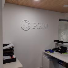 pgim lettres relief plexi