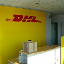 dhl panneau publicitaire