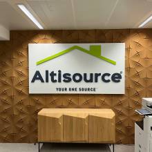 altisource, logo 3d, plexiglas, cnc, fraisage, logo relief, dibond, teinte RAL, signaletique