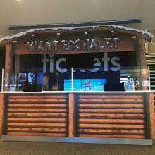 Cinéma Kinepolis au Kirchberg chalet de noël