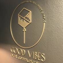 logo 3D couleur or good vibes